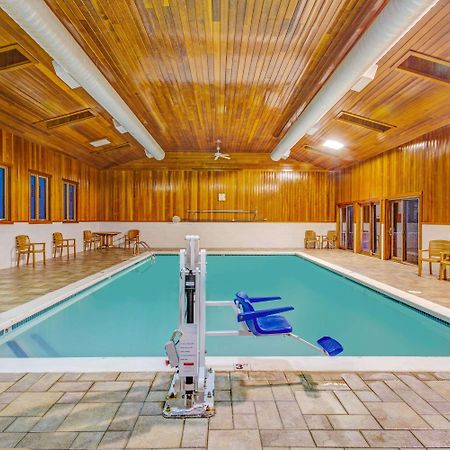 Days Hotel By Wyndham Methuen Ma Conference Center Екстер'єр фото