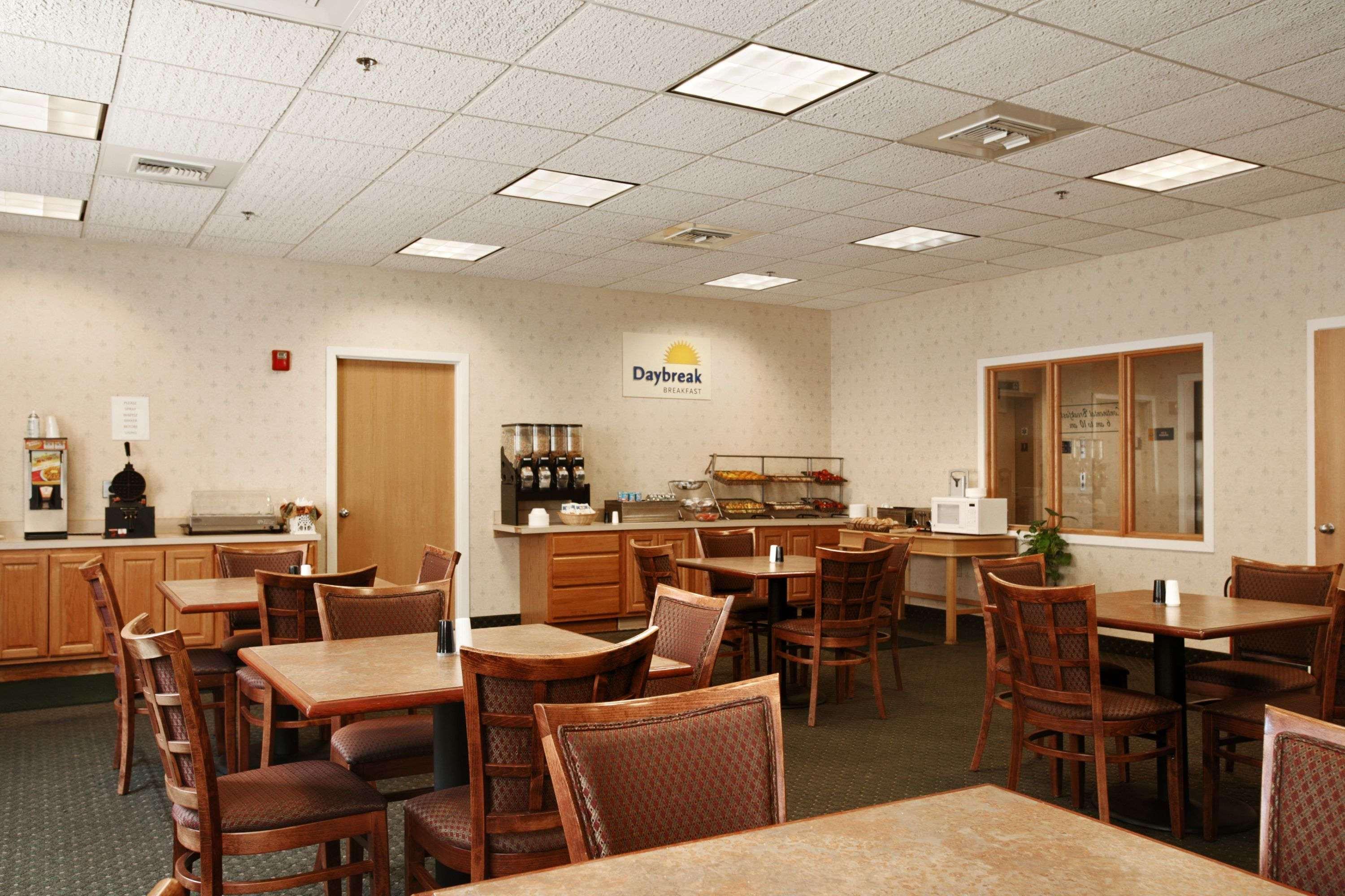 Days Hotel By Wyndham Methuen Ma Conference Center Екстер'єр фото