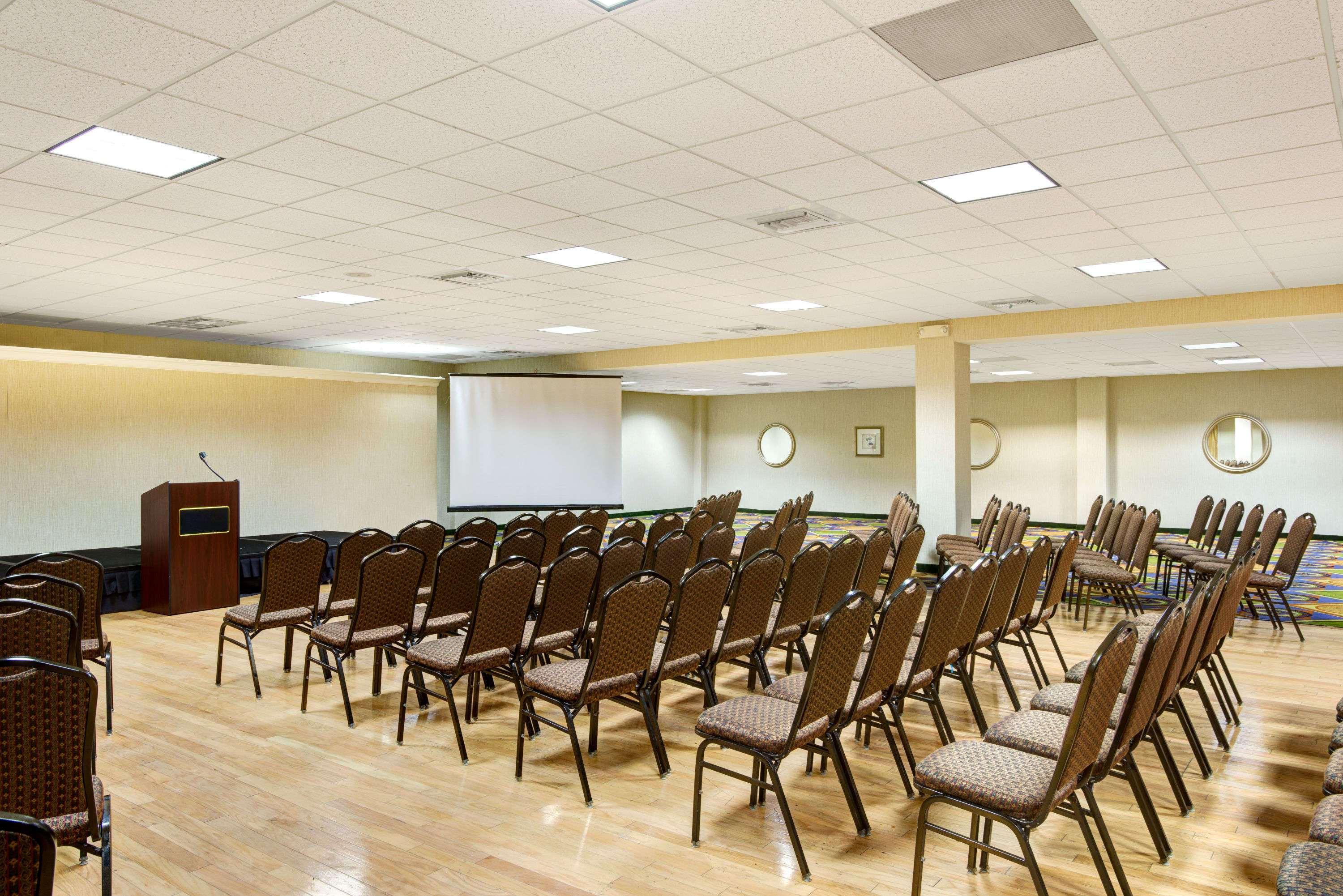 Days Hotel By Wyndham Methuen Ma Conference Center Екстер'єр фото