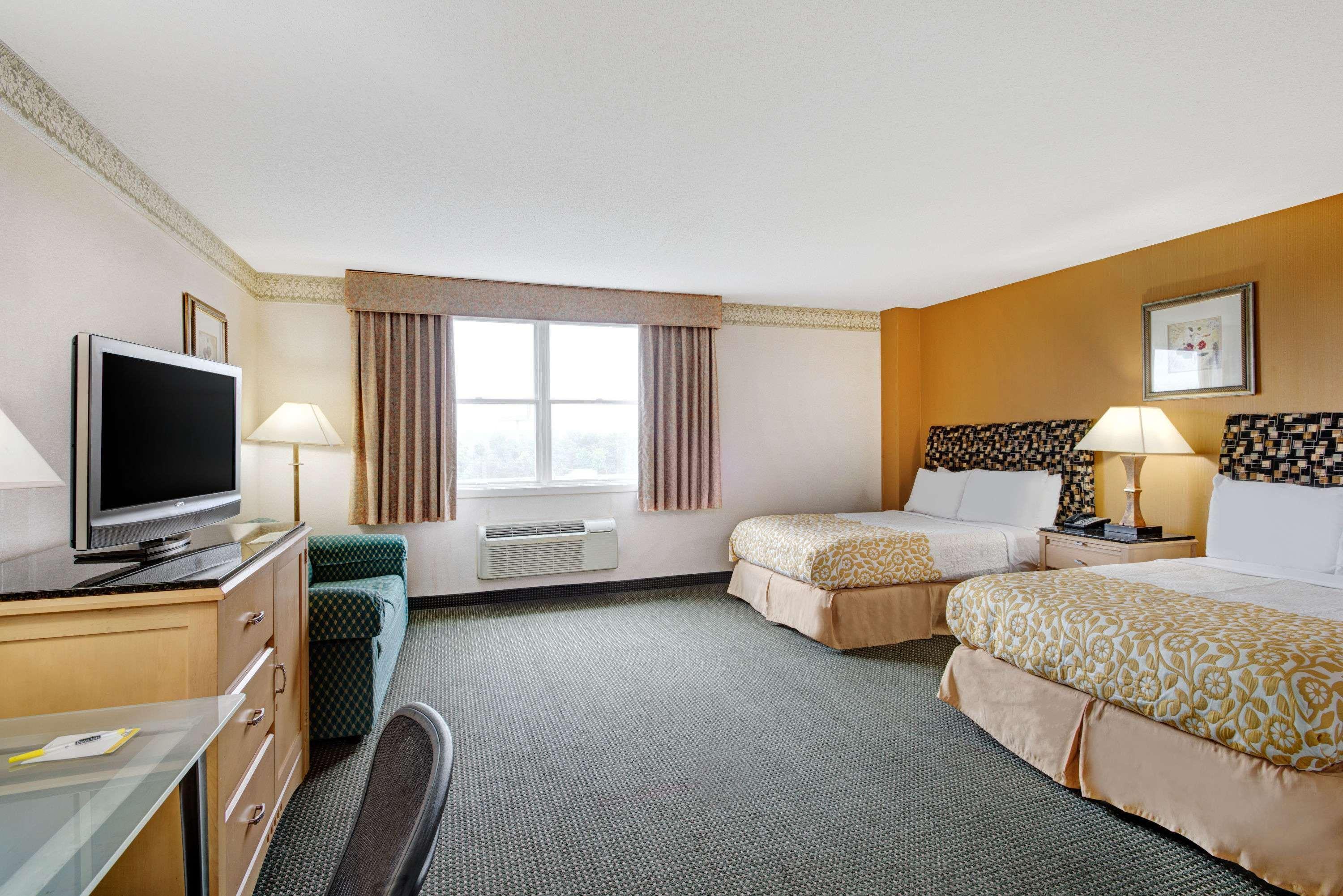 Days Hotel By Wyndham Methuen Ma Conference Center Екстер'єр фото