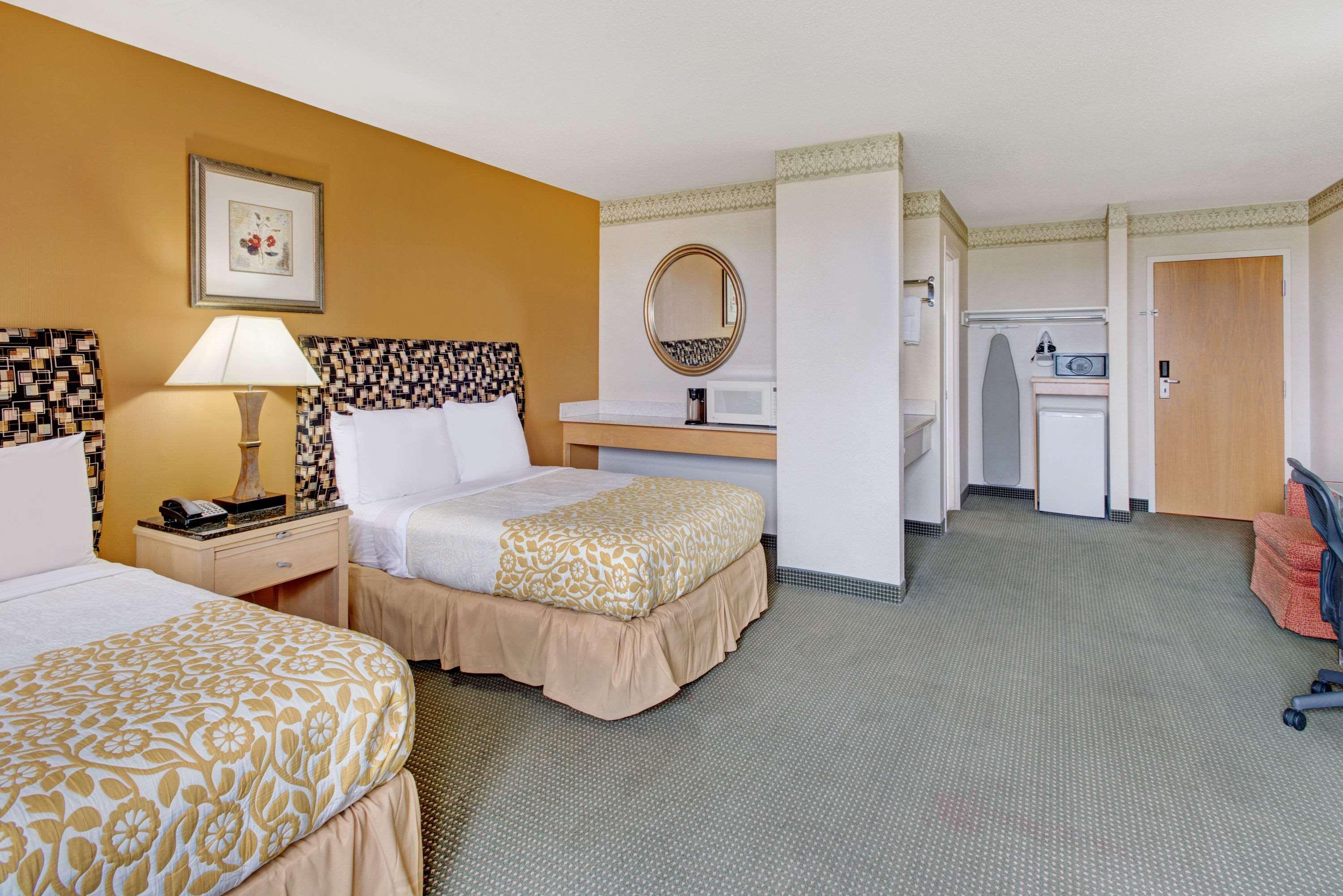 Days Hotel By Wyndham Methuen Ma Conference Center Екстер'єр фото